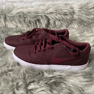 Maroon SB Check Nike Shoes (Size 8.5) Lightly Used